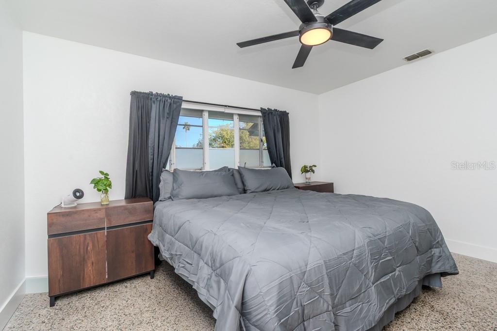 BURNS F J REALTY COS REV - Residential Lease