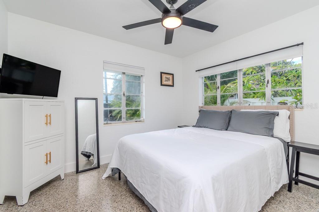 BURNS F J REALTY COS REV - Residential Lease