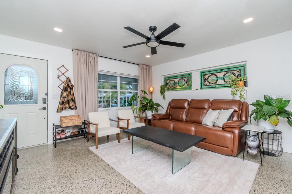 BURNS F J REALTY COS REV - Residential Lease