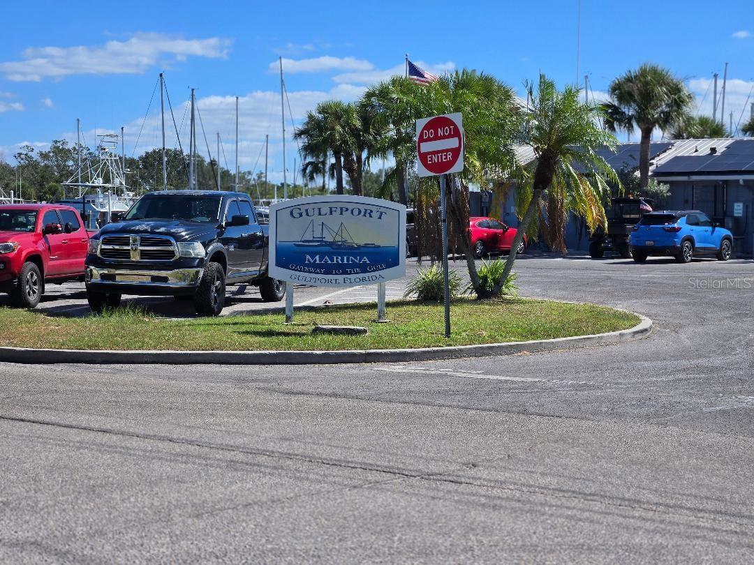 BURNS F J REALTY COS REV - Residential Lease