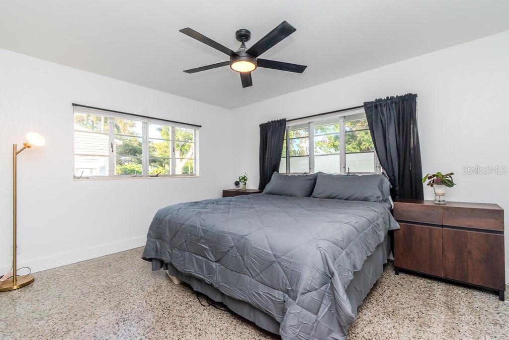 BURNS F J REALTY COS REV - Residential Lease