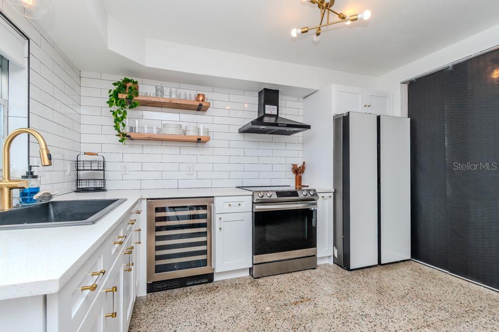 BURNS F J REALTY COS REV - Residential Lease