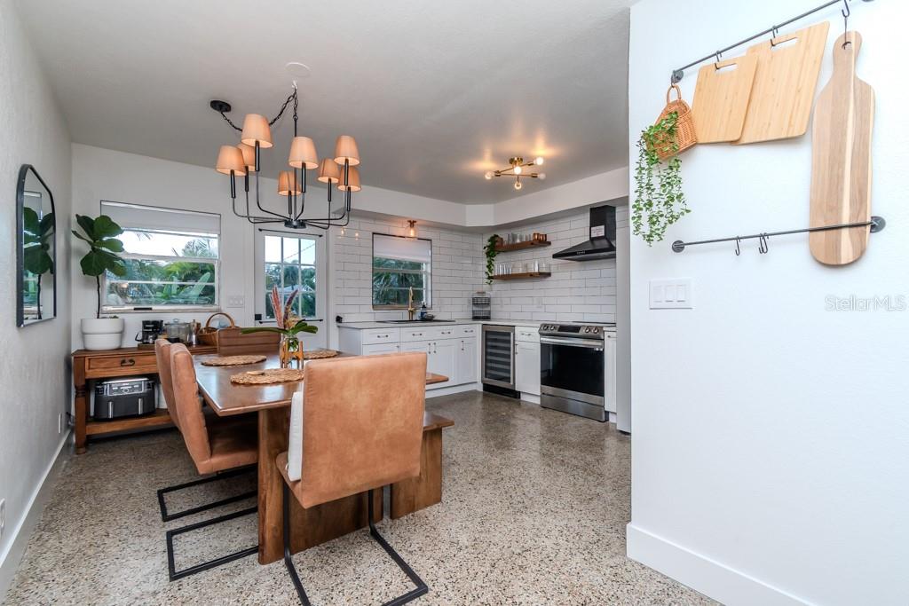 BURNS F J REALTY COS REV - Residential Lease