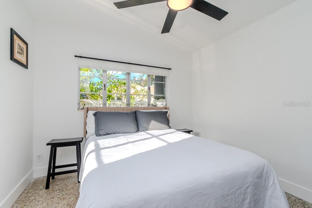 BURNS F J REALTY COS REV - Residential Lease