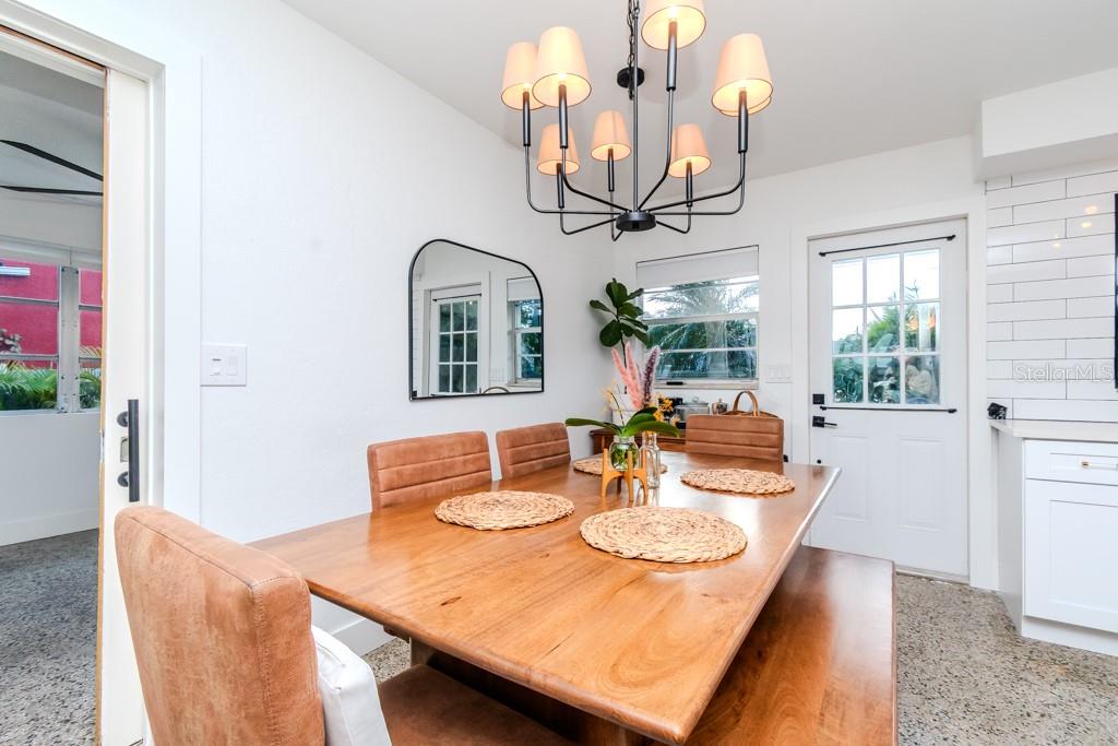 BURNS F J REALTY COS REV - Residential Lease