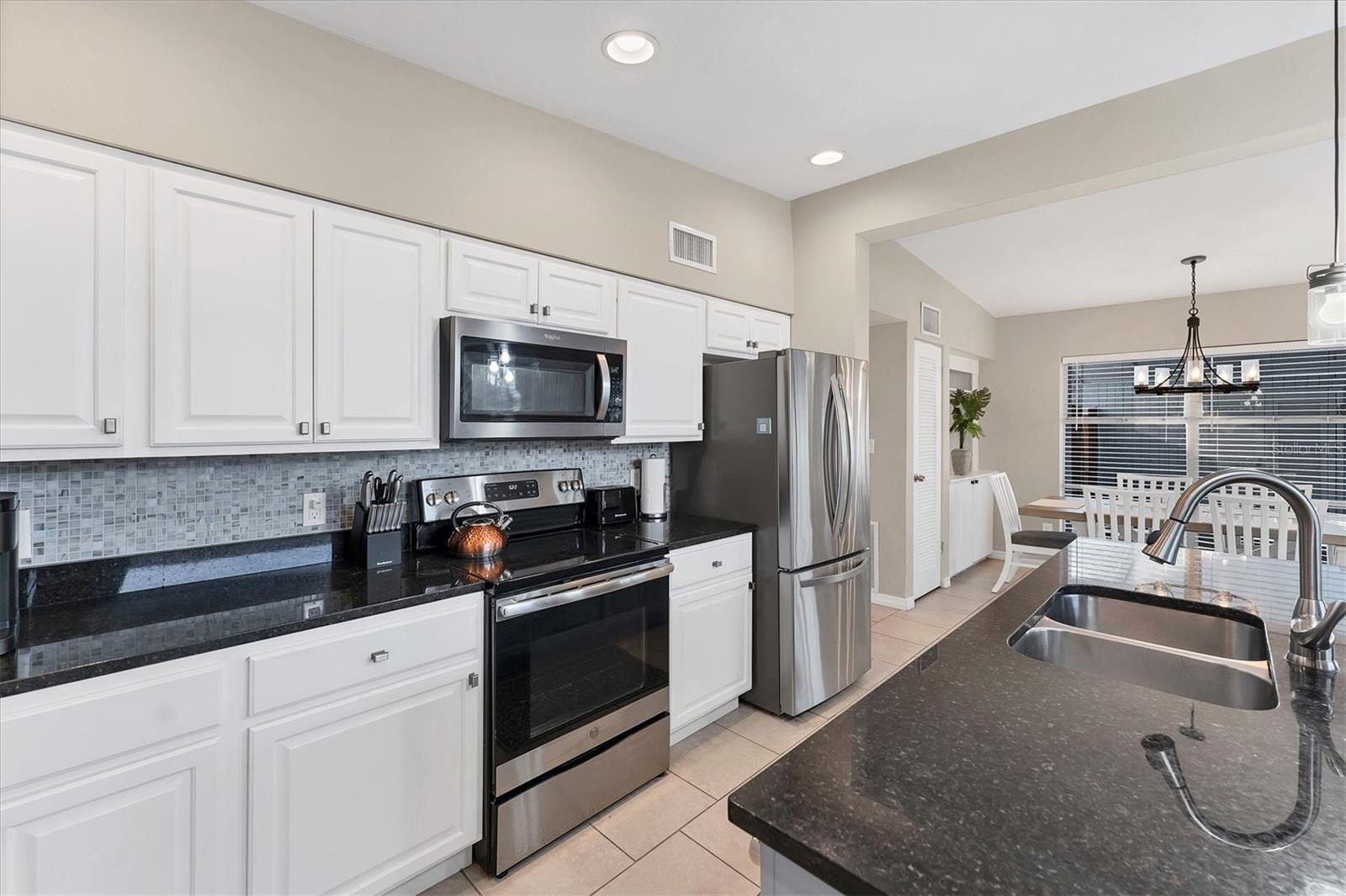 BAYSHORE GARDENS SEC 9A - Residential Lease