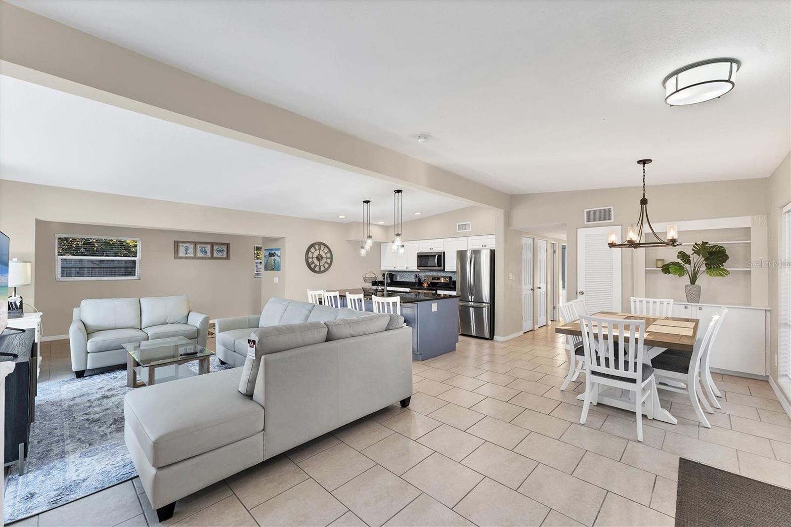 BAYSHORE GARDENS SEC 9A - Residential Lease