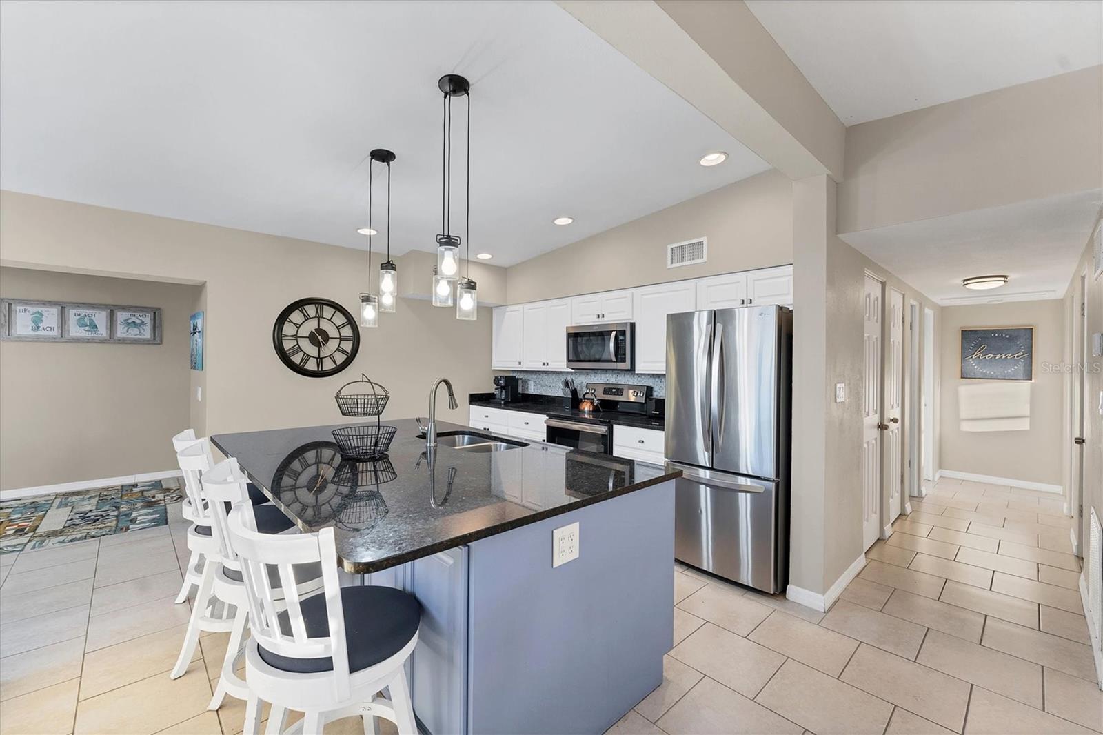 BAYSHORE GARDENS SEC 9A - Residential Lease