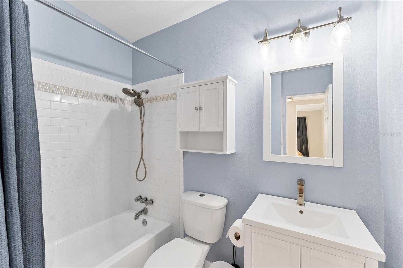 BAYSHORE GARDENS SEC 9A - Residential Lease