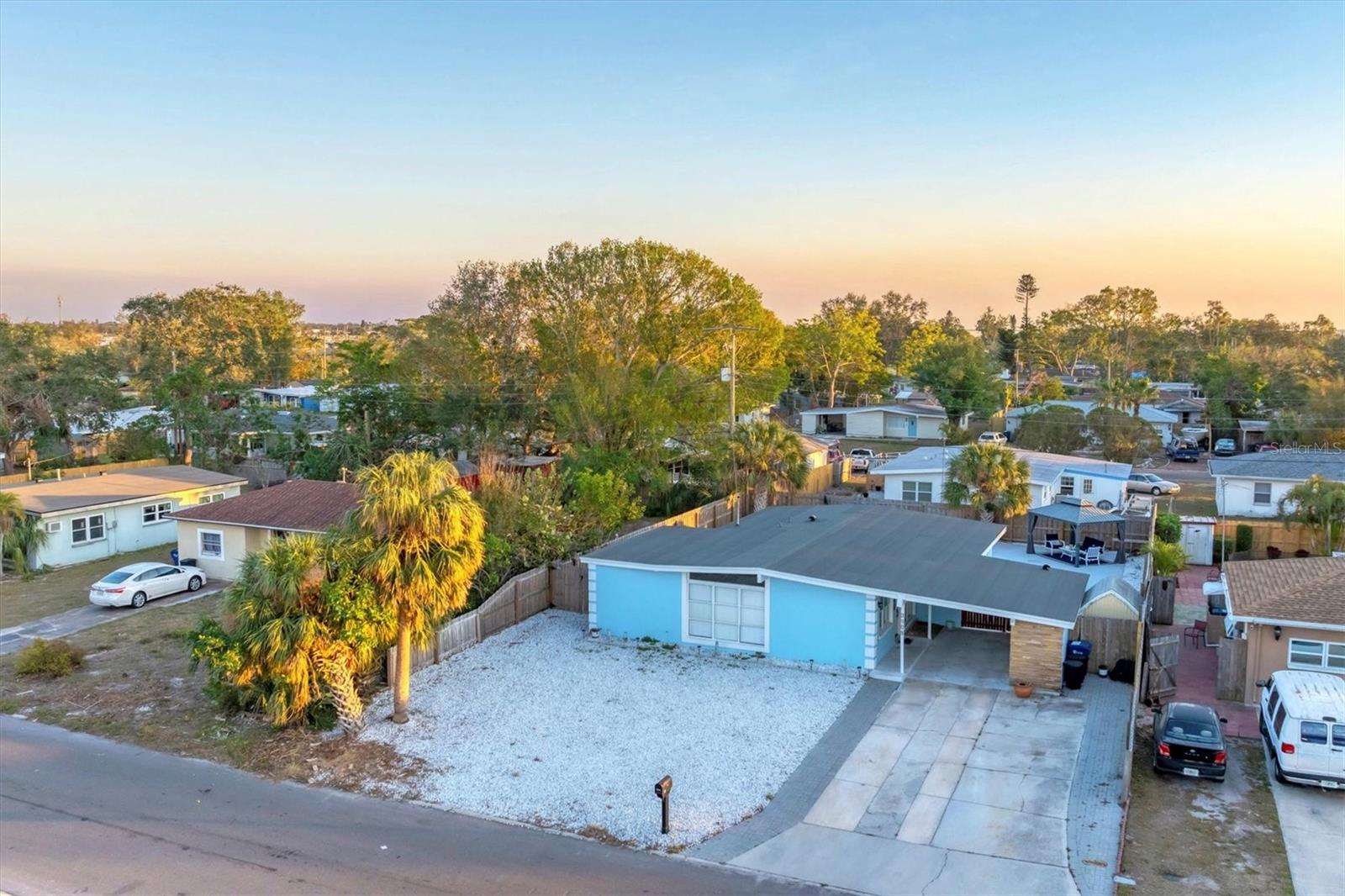 BAYSHORE GARDENS SEC 9A - Residential Lease