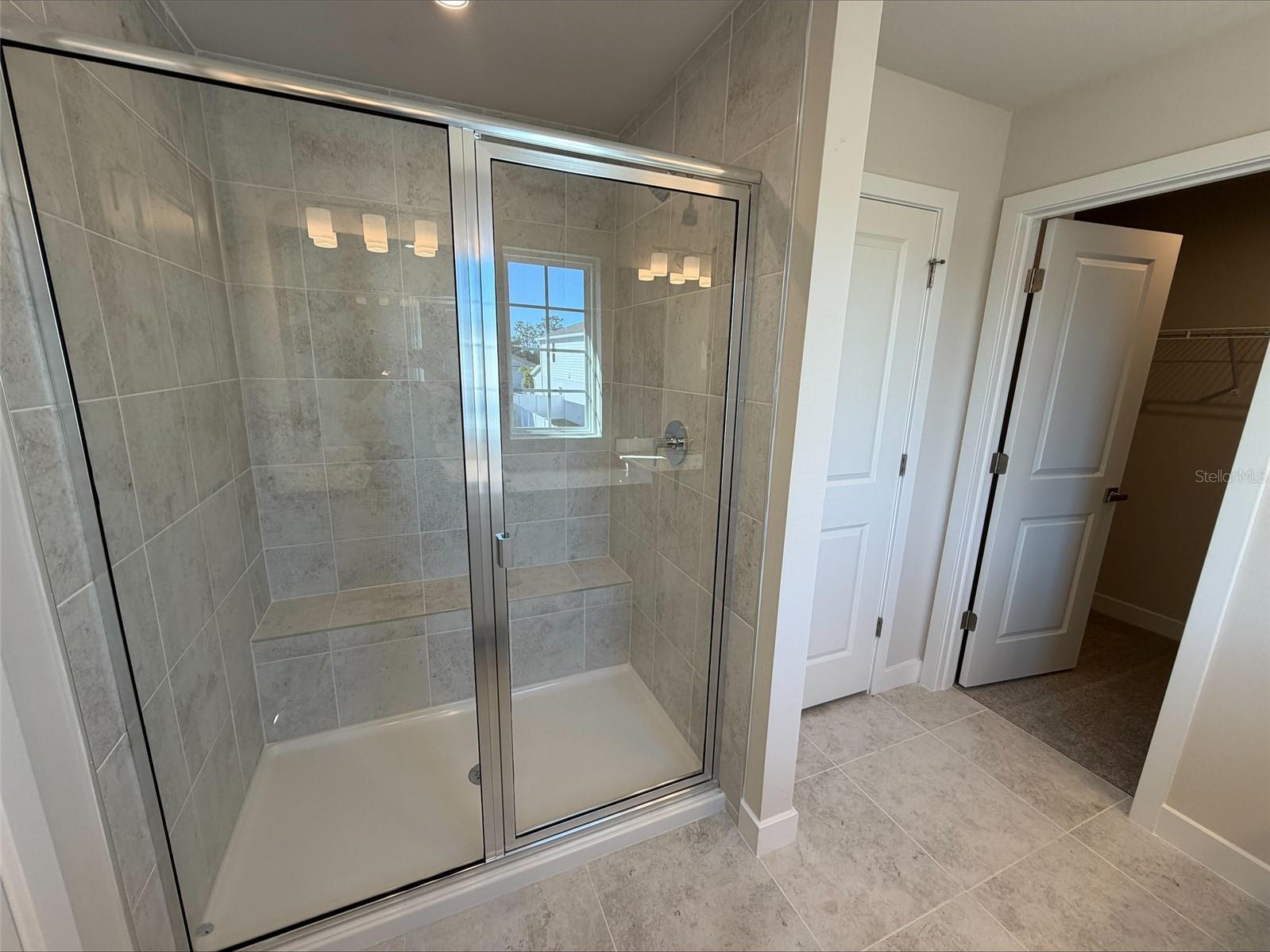 AVALON WOODS - Residential