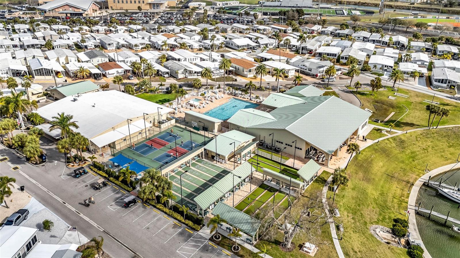 COUNTRY CLUB ESTATES - Residential