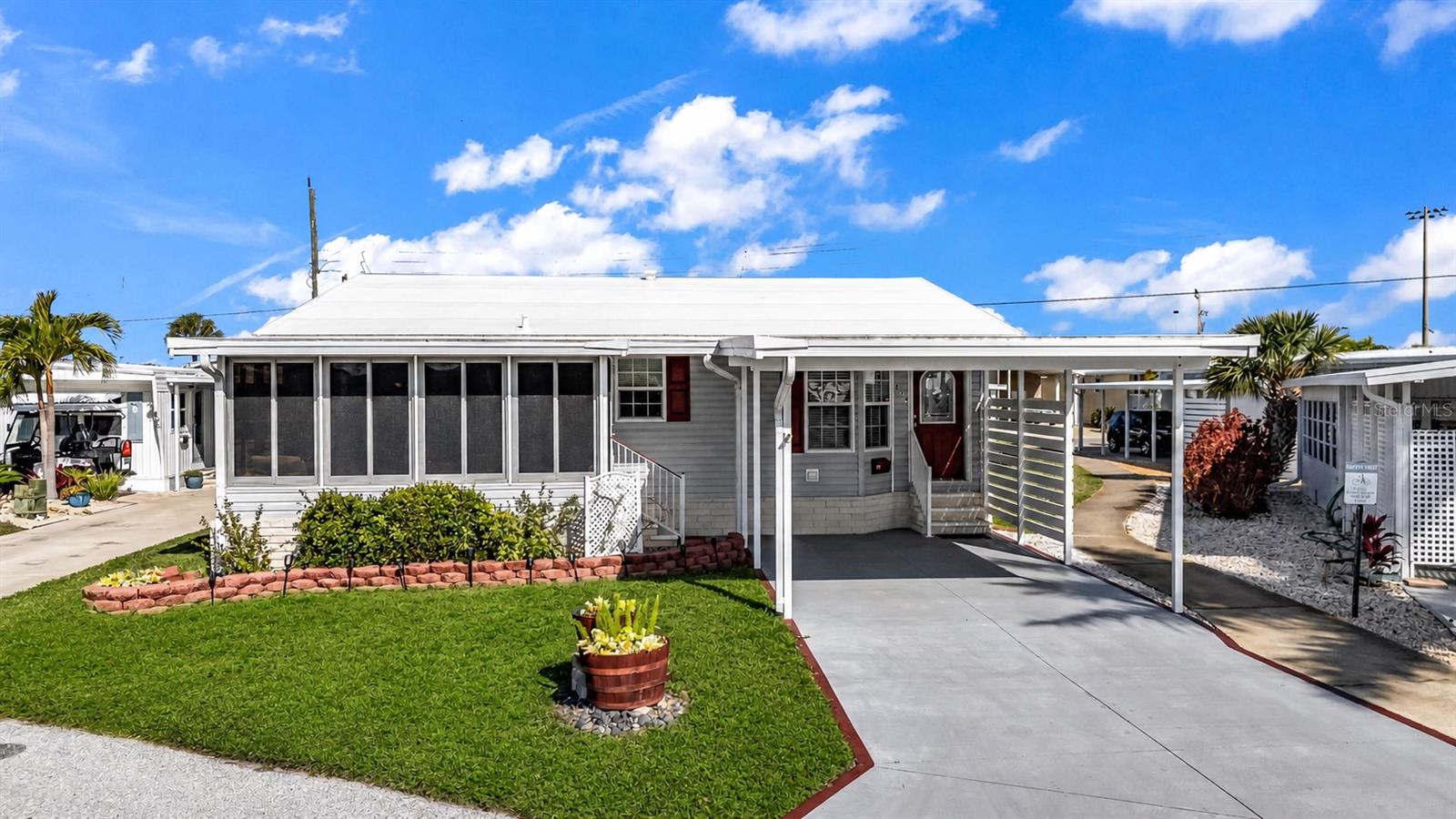 COUNTRY CLUB ESTATES - Residential