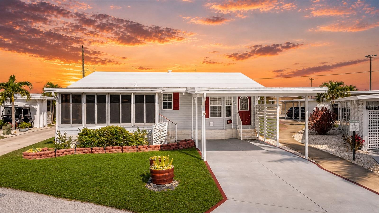 COUNTRY CLUB ESTATES - Residential