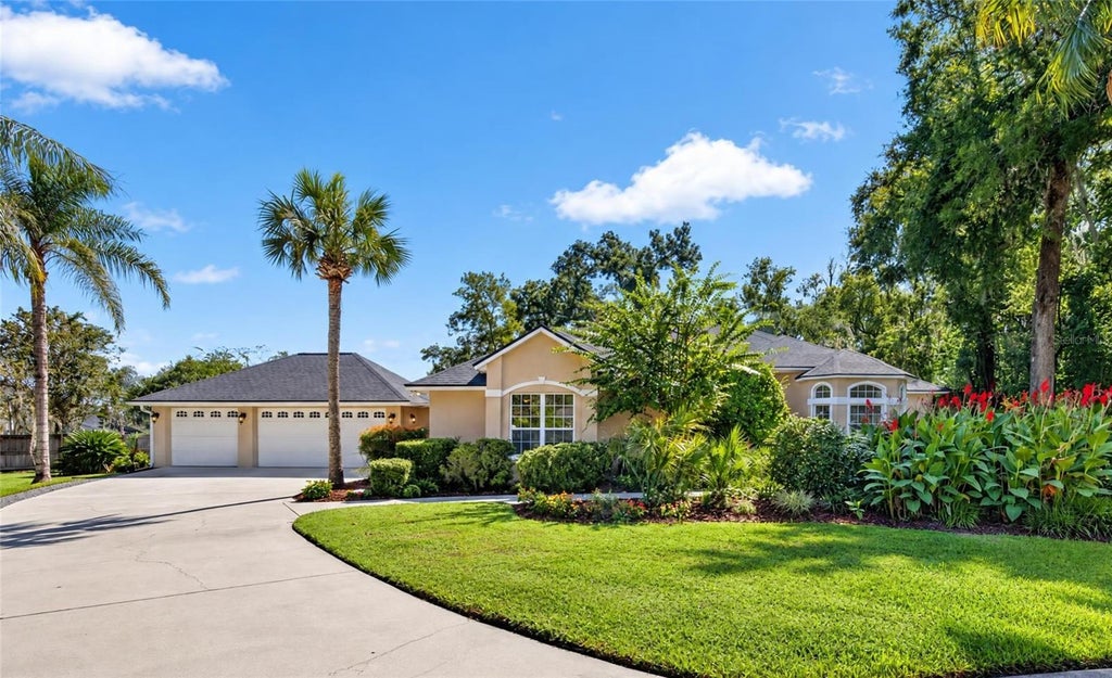 Photo of 2416 SE 29th Street, Ocala, FL 34471 (MLS # OM734389)