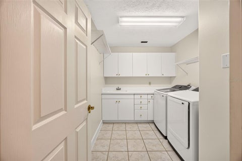 Tiny photo for 2416 SE 29th Street, Ocala, FL 34471 (MLS # OM734389)