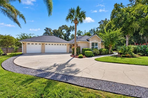 Tiny photo for 2416 SE 29th Street, Ocala, FL 34471 (MLS # OM734389)
