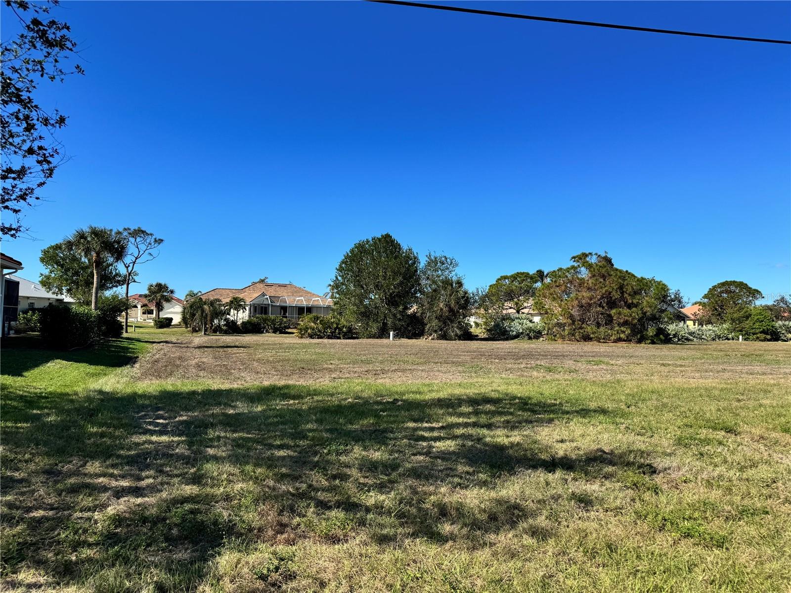 CAPE HAZE WINDWARD - Land