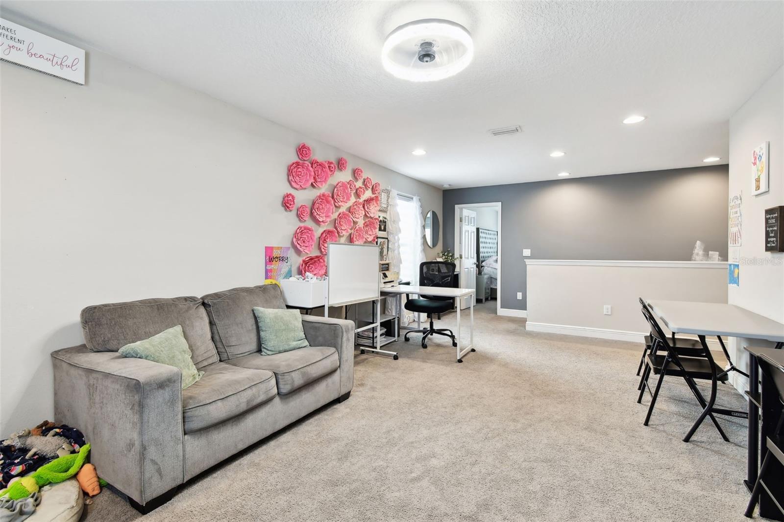 FISHHAWK VICINITY / B AND D HAWKSTONE PHASE 2 - Residential