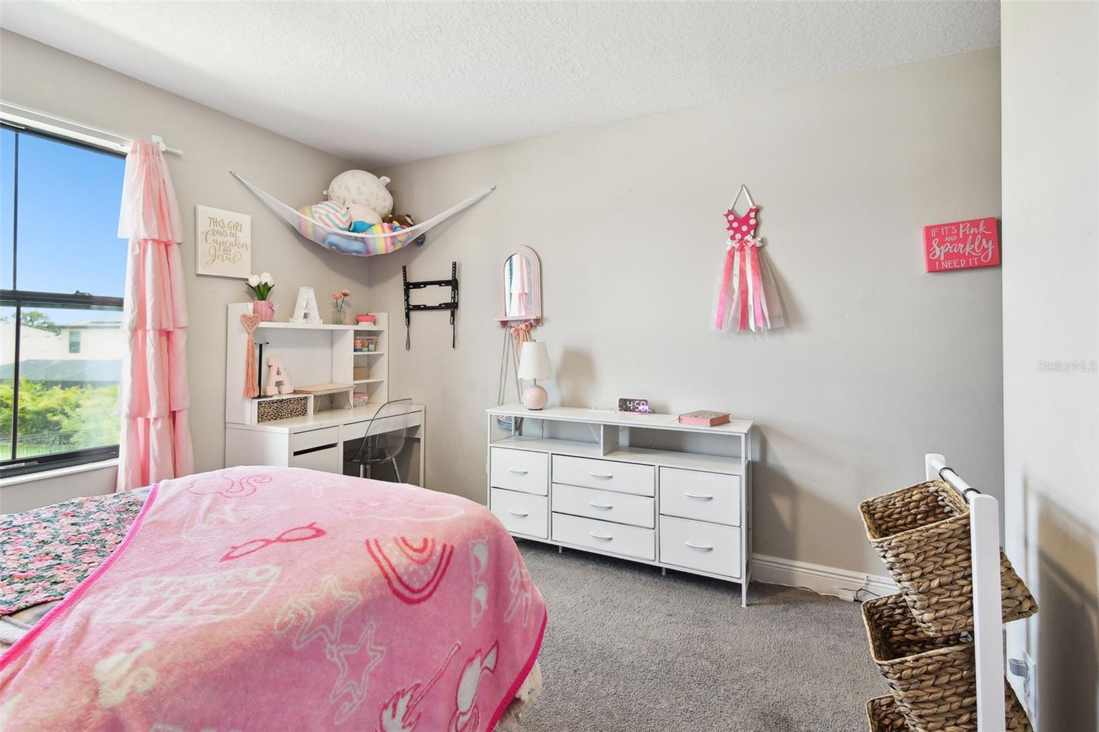 FISHHAWK VICINITY / B AND D HAWKSTONE PHASE 2 - Residential