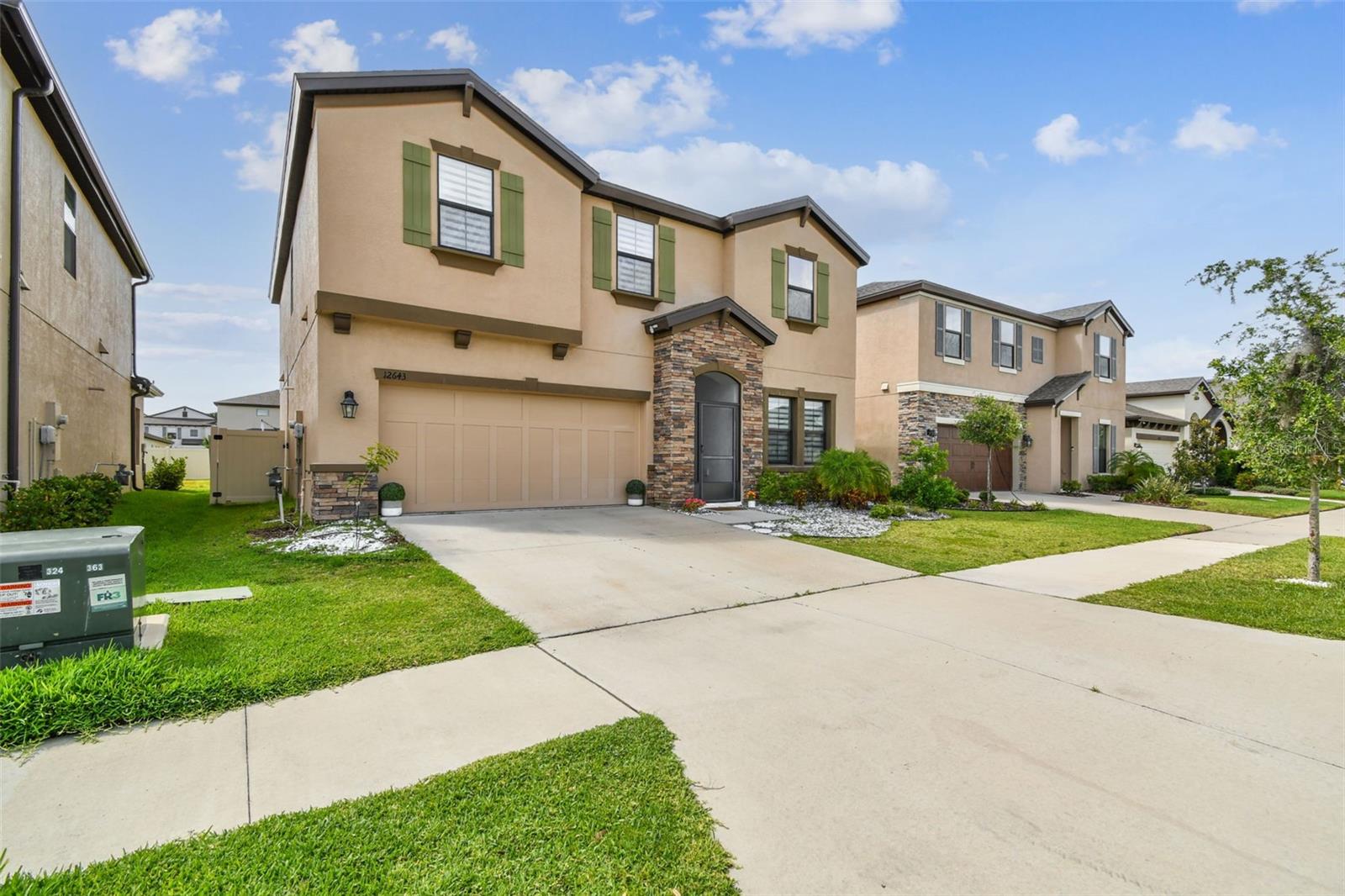 FISHHAWK VICINITY / B AND D HAWKSTONE PHASE 2 - Residential