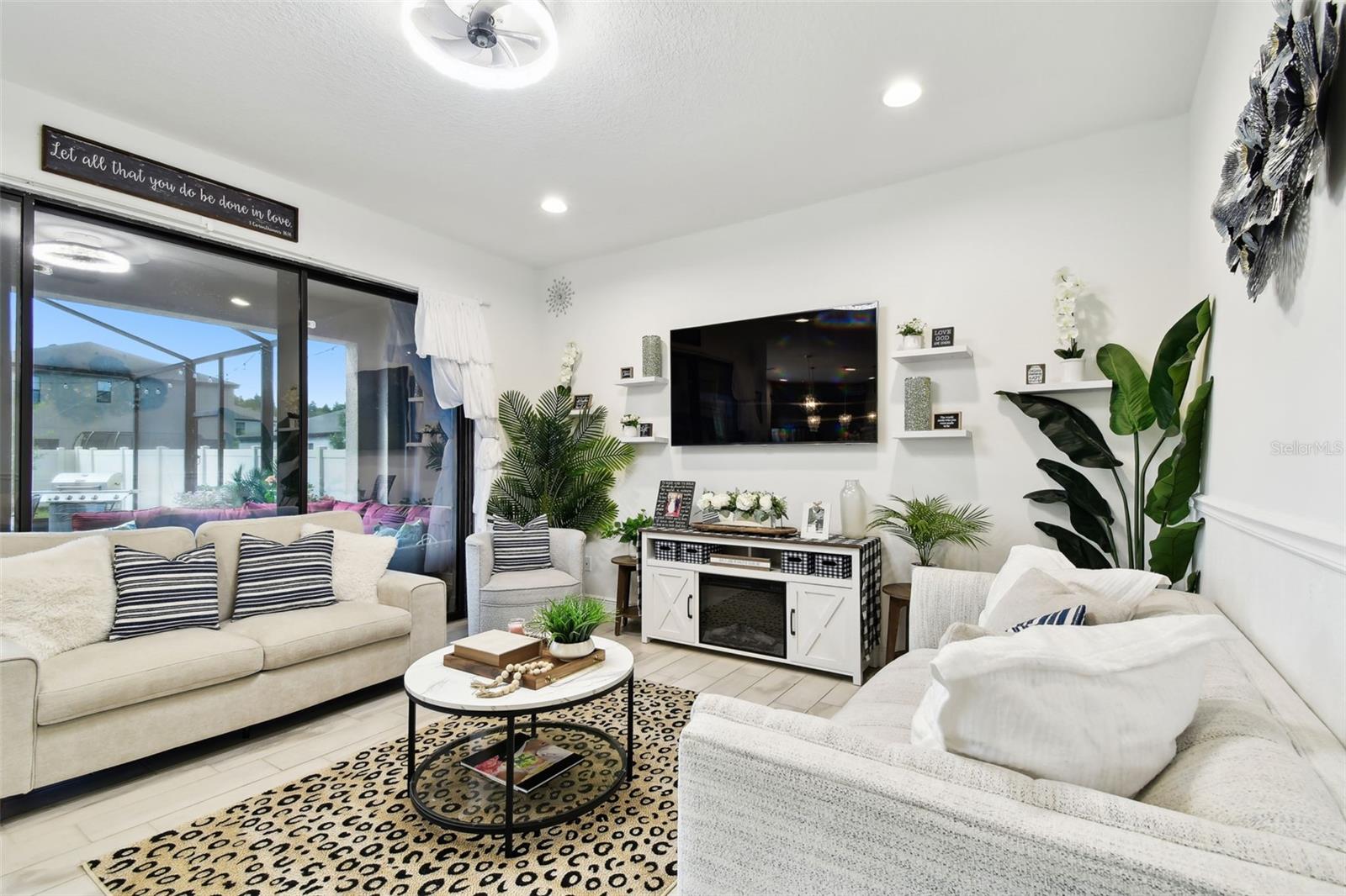 FISHHAWK VICINITY / B AND D HAWKSTONE PHASE 2 - Residential