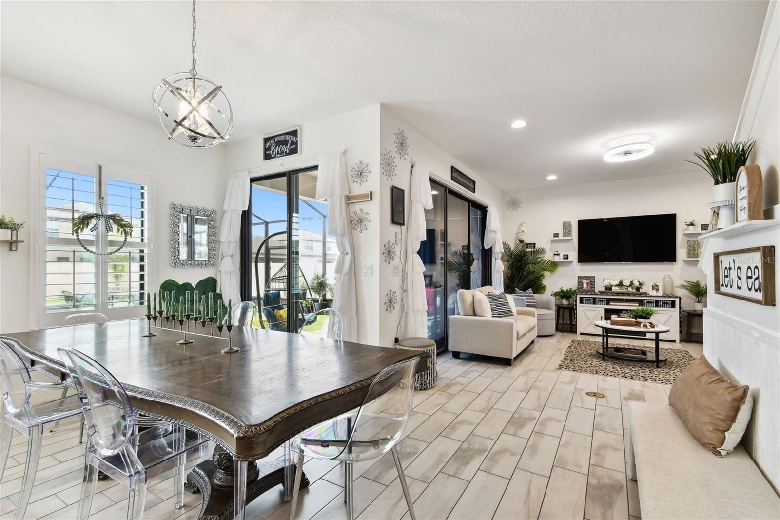 FISHHAWK VICINITY / B AND D HAWKSTONE PHASE 2 - Residential