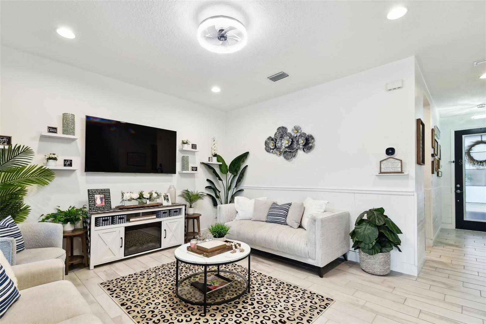 FISHHAWK VICINITY / B AND D HAWKSTONE PHASE 2 - Residential