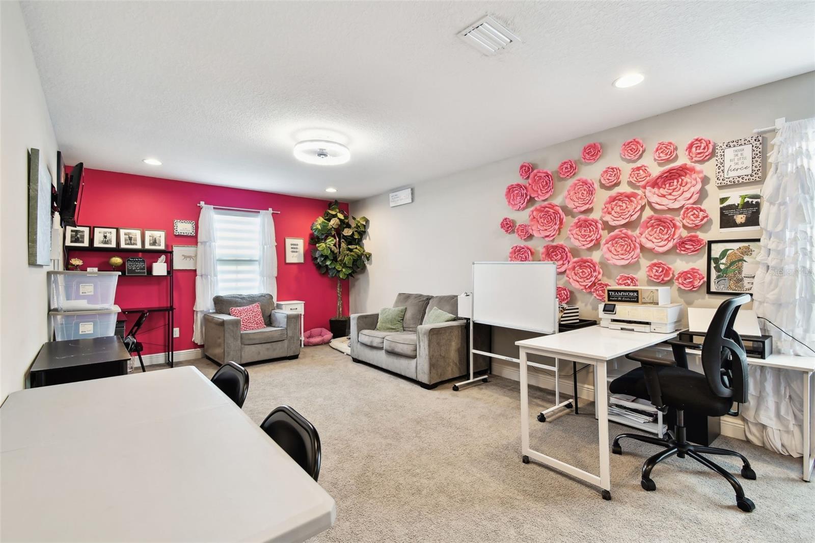 FISHHAWK VICINITY / B AND D HAWKSTONE PHASE 2 - Residential