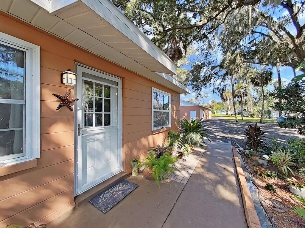 Photo of 4218 Alafia Blvd, Brandon, FL 33511 (MLS # TB8559544)