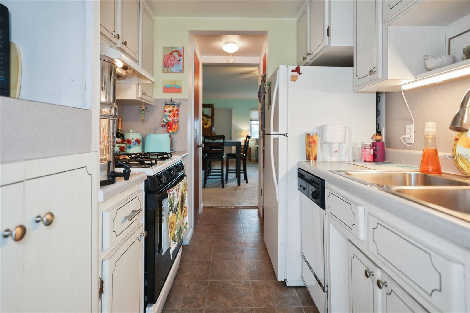 TOWN APTS CONDO - Residential