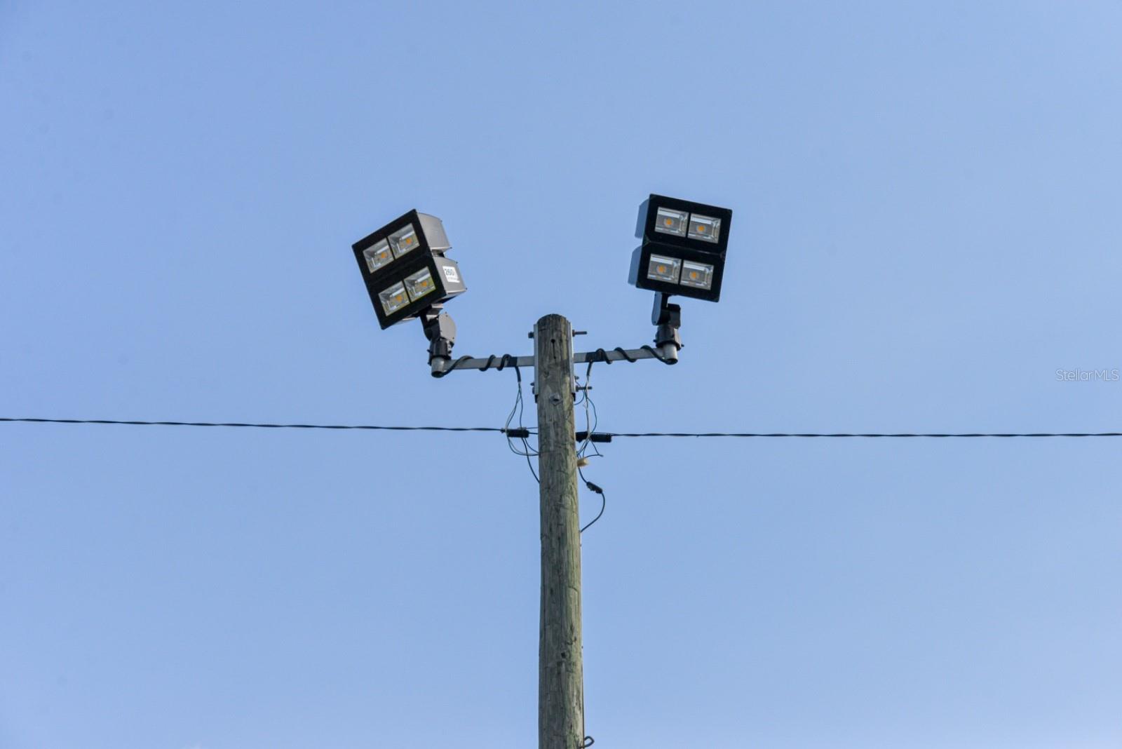 FLOLANDO GARDENS - Commercial Sale