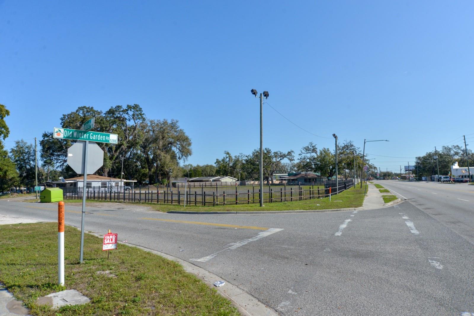 FLOLANDO GARDENS - Commercial Sale