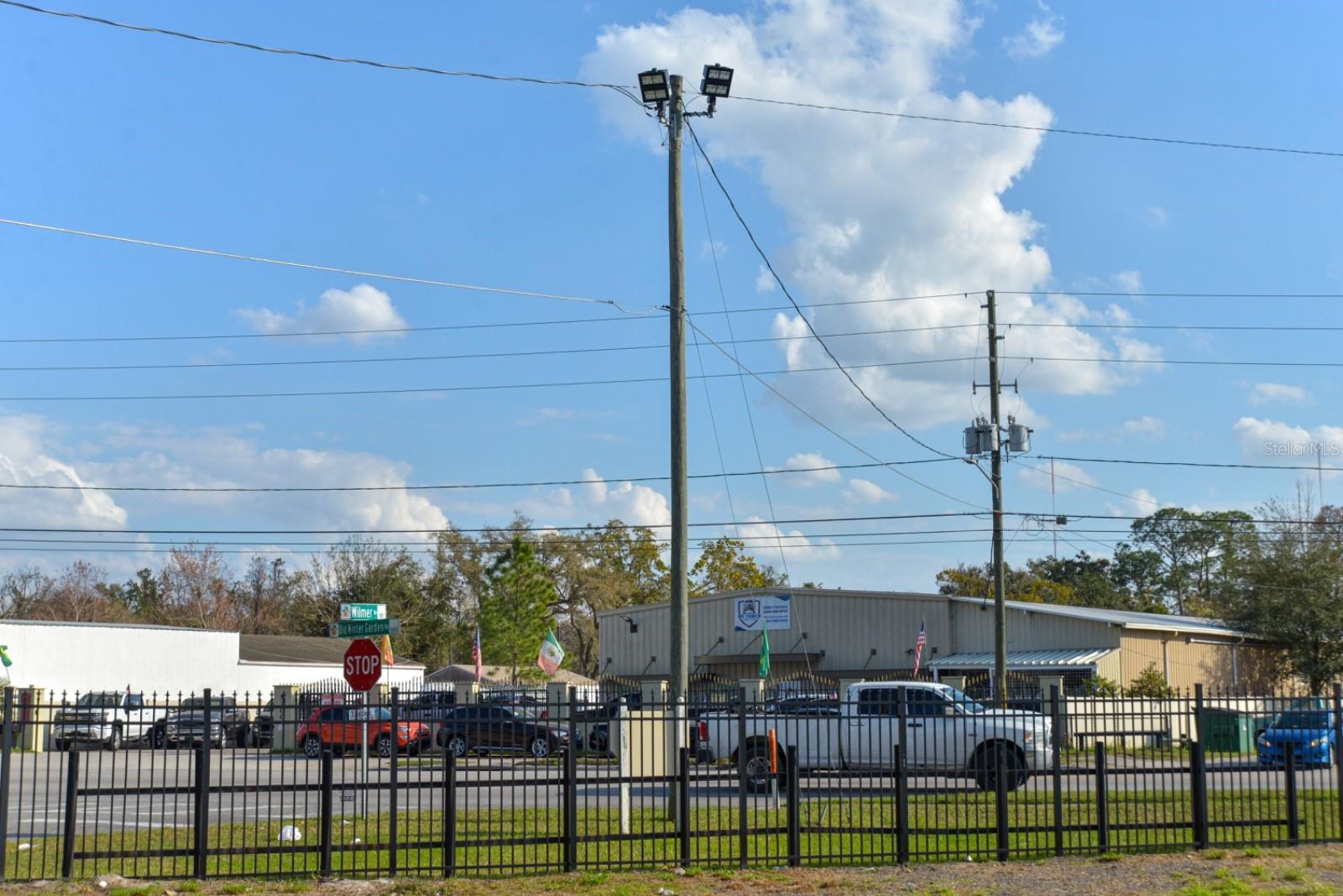 FLOLANDO GARDENS - Commercial Sale