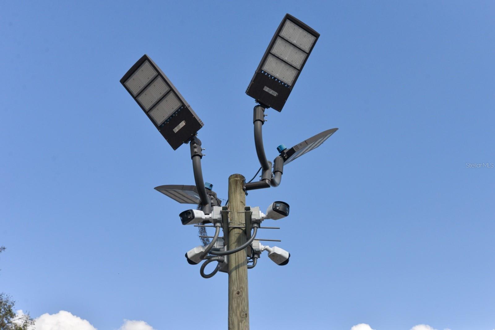 FLOLANDO GARDENS - Commercial Sale