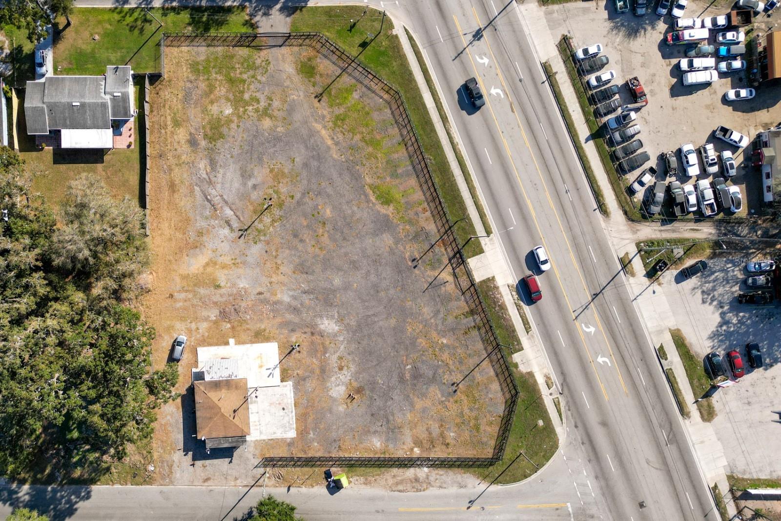 FLOLANDO GARDENS - Commercial Sale