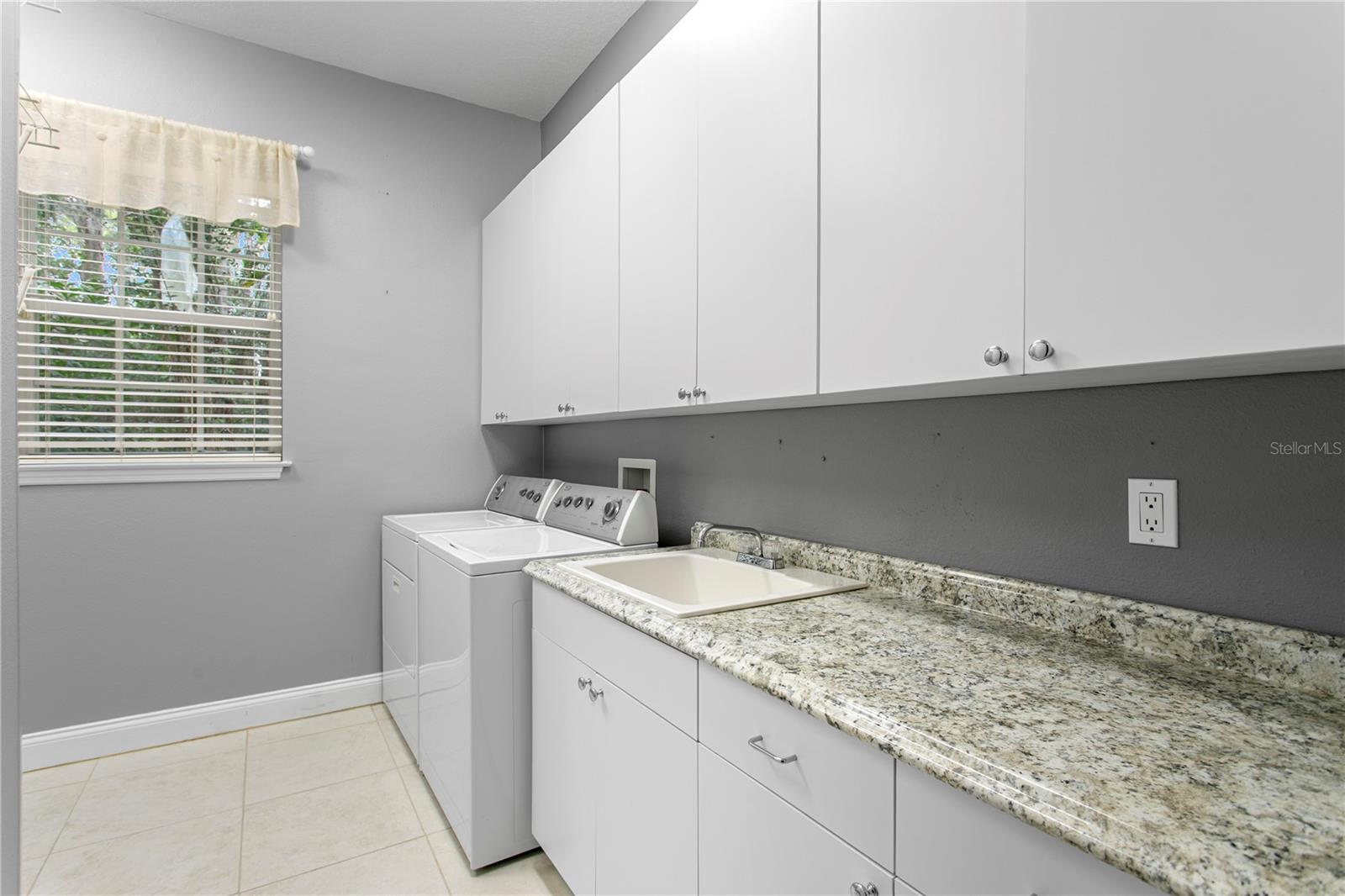 CRENSHAW LAKES - Residential