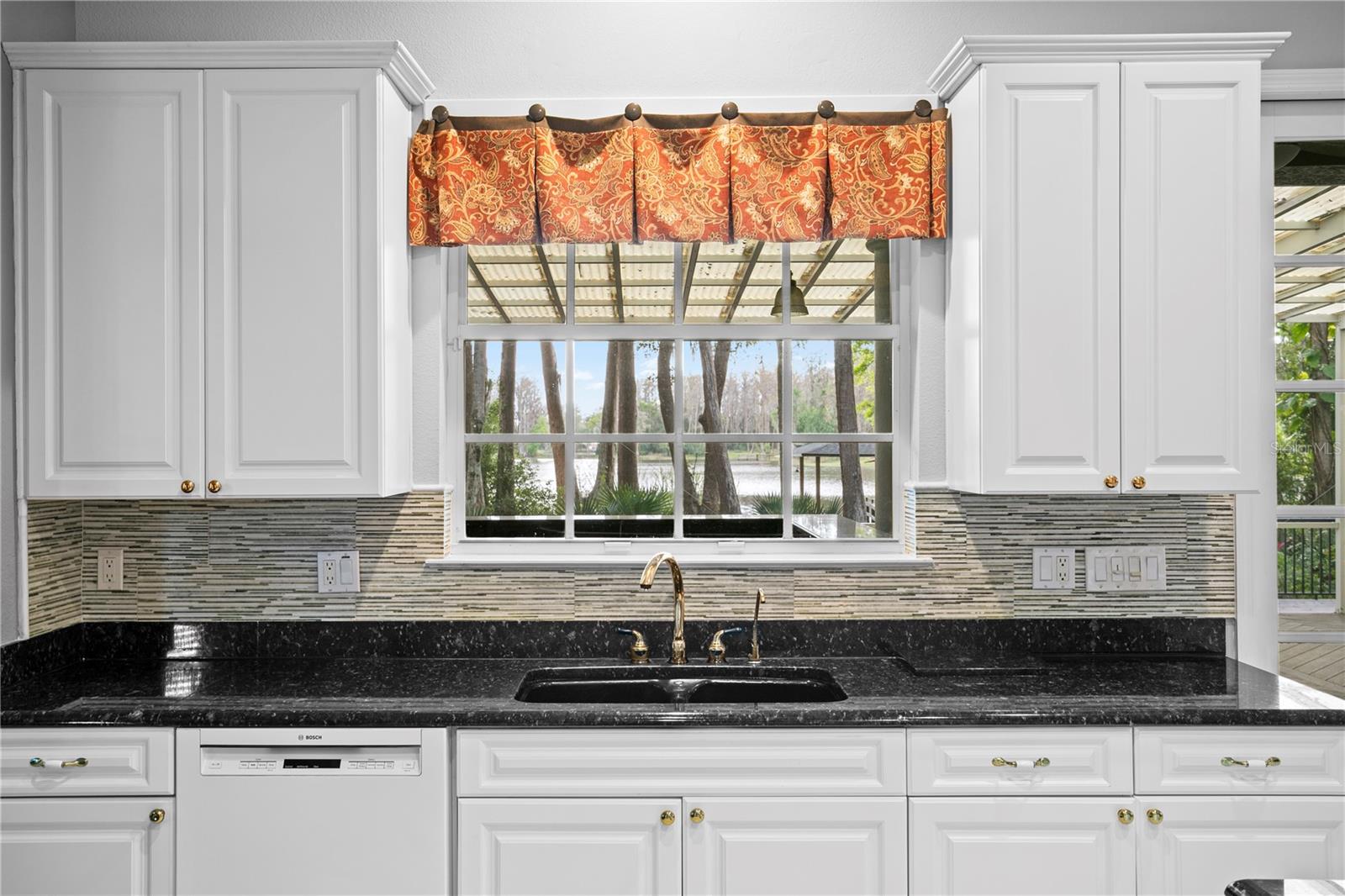 CRENSHAW LAKES - Residential