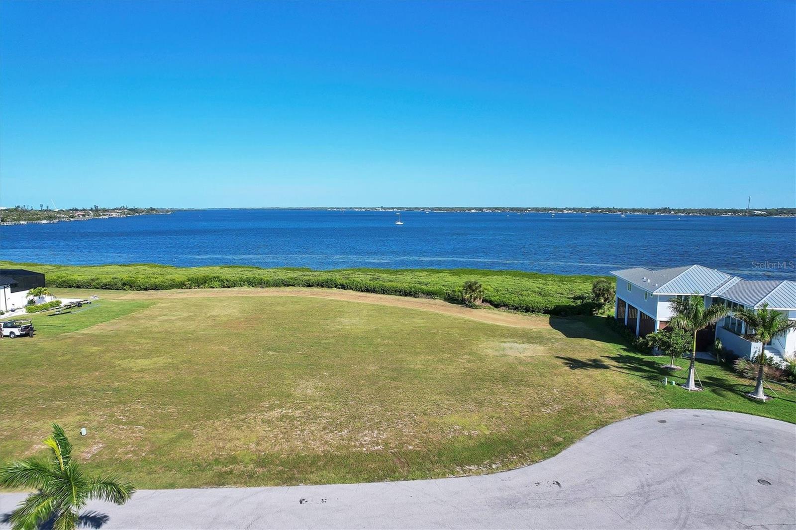 5248 THE POINTE