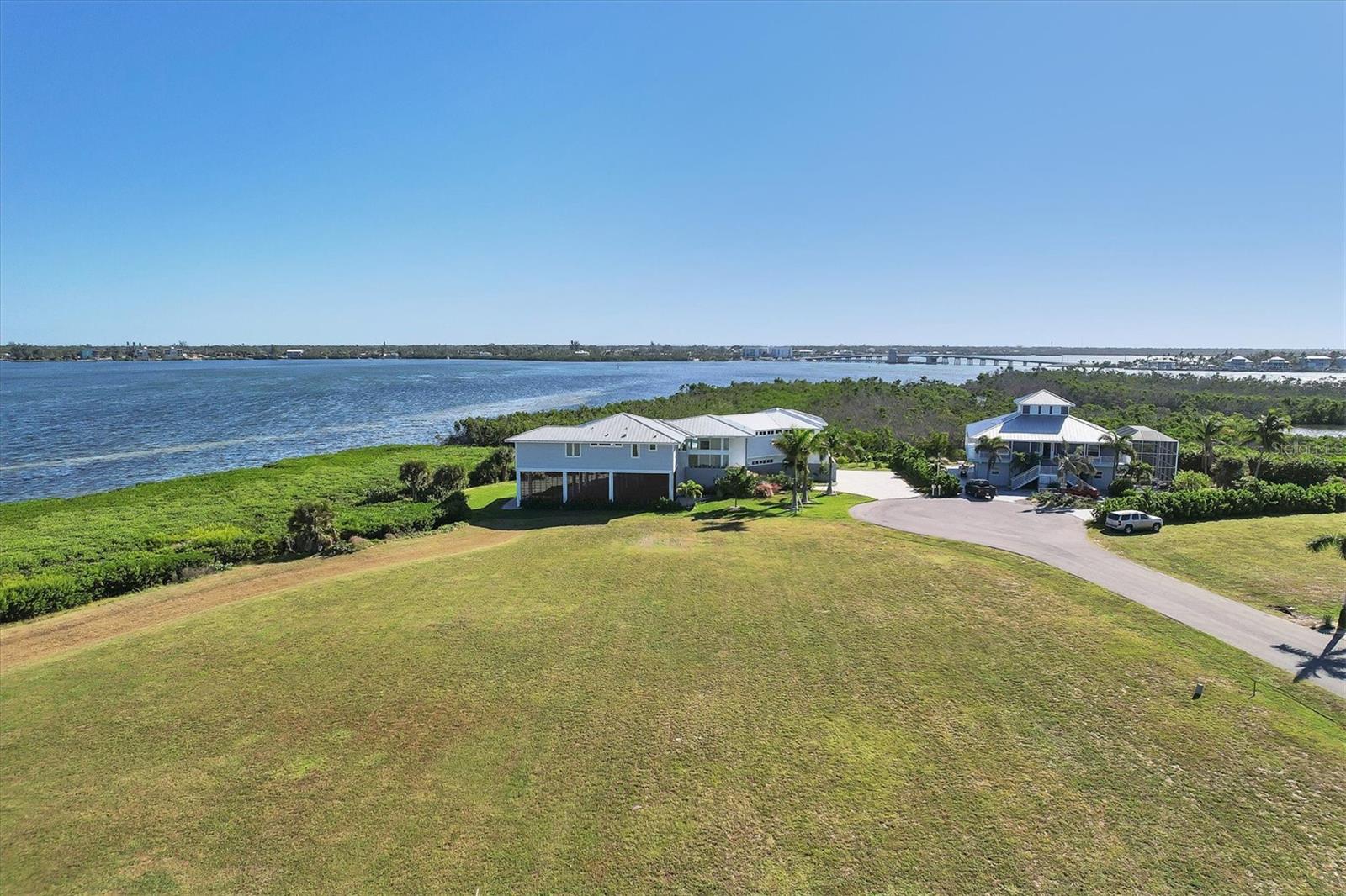 5248 THE POINTE