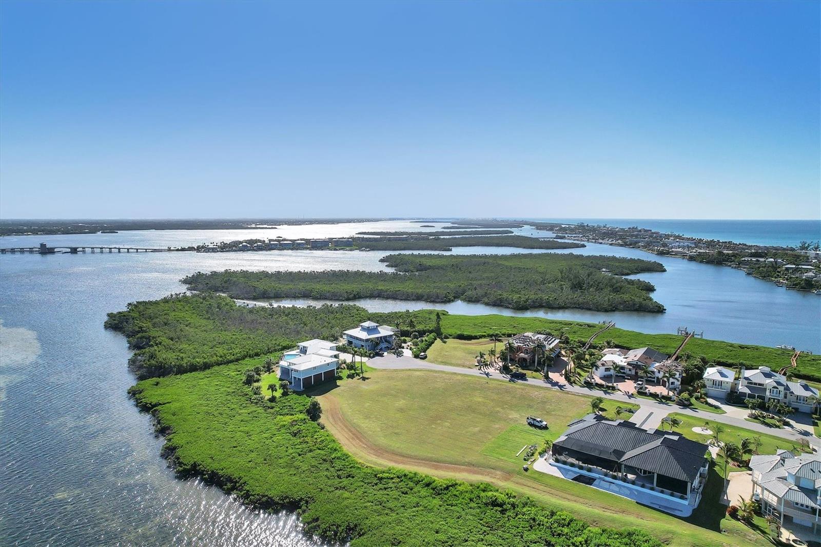 5248 THE POINTE