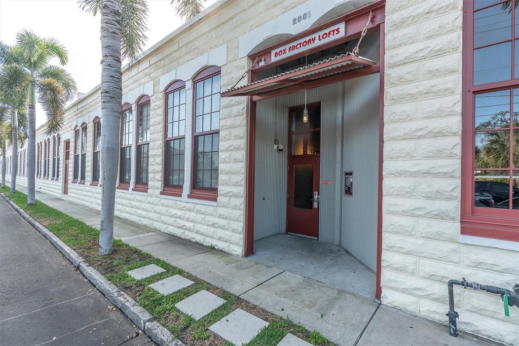 Photo of 2001 E 2nd Avenue #5, Tampa, FL 33605 (MLS # W7890806)