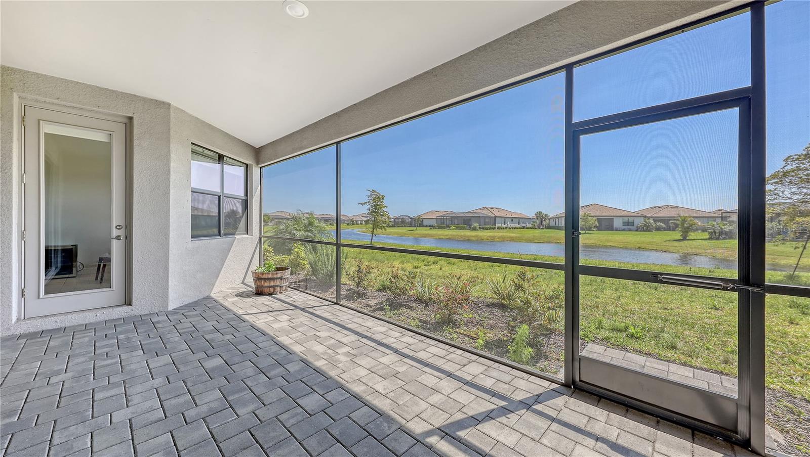 LORRAINE LAKES - Residential