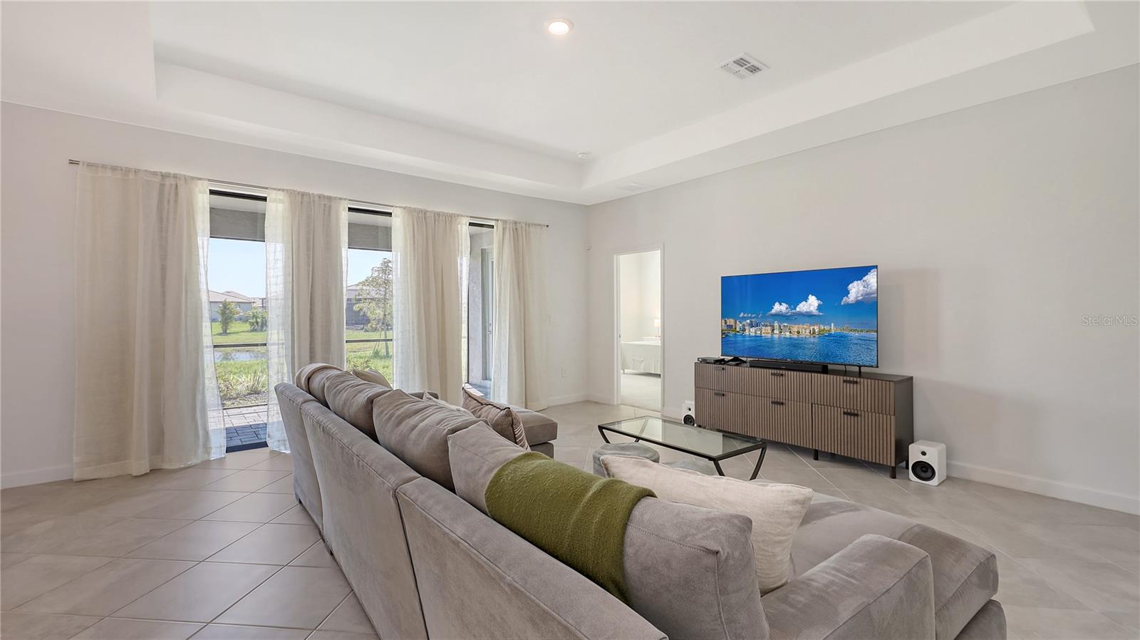 LORRAINE LAKES - Residential