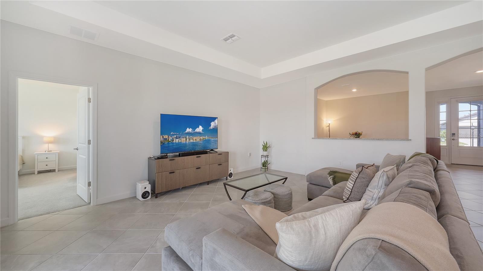 LORRAINE LAKES - Residential