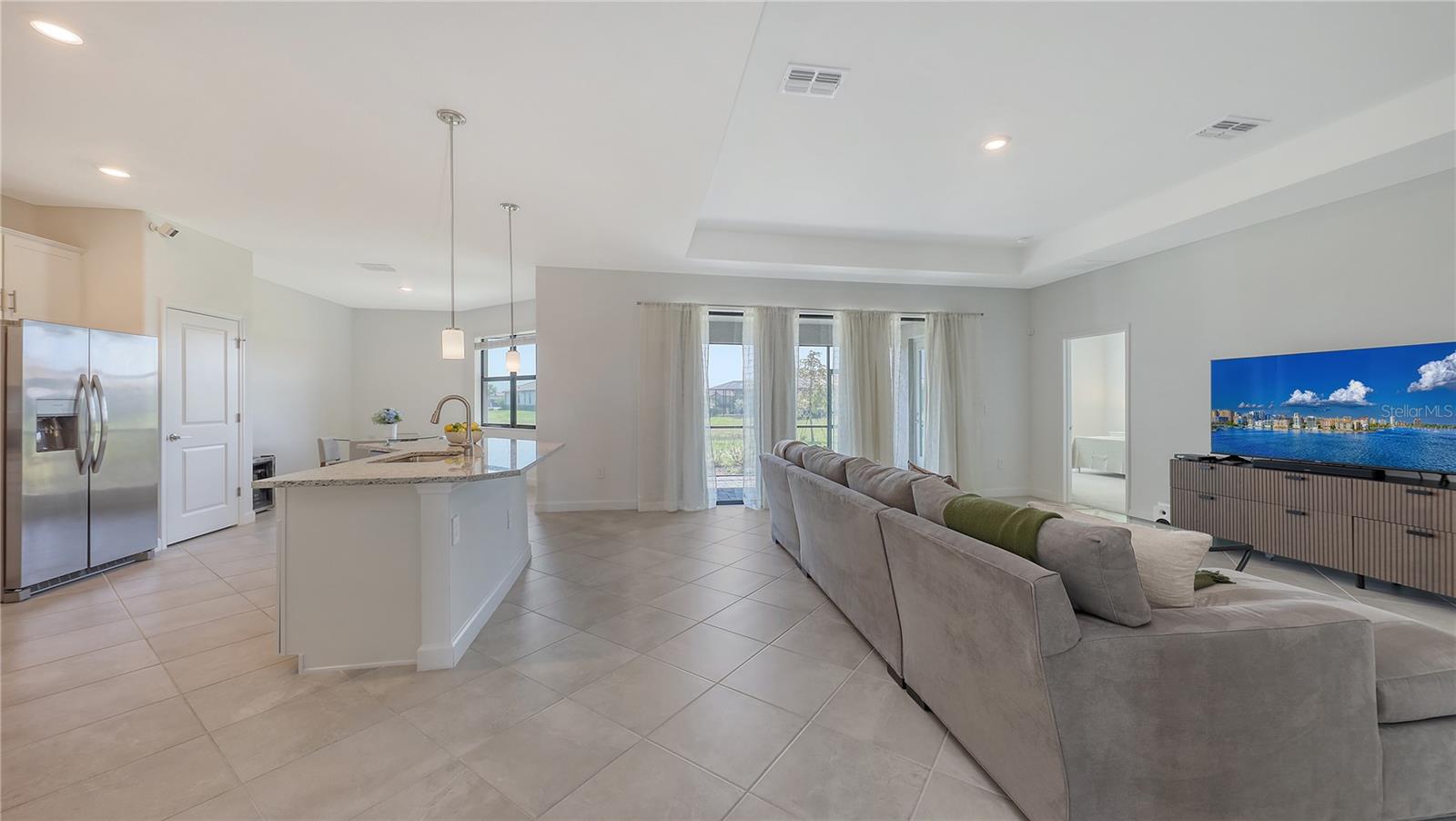 LORRAINE LAKES - Residential