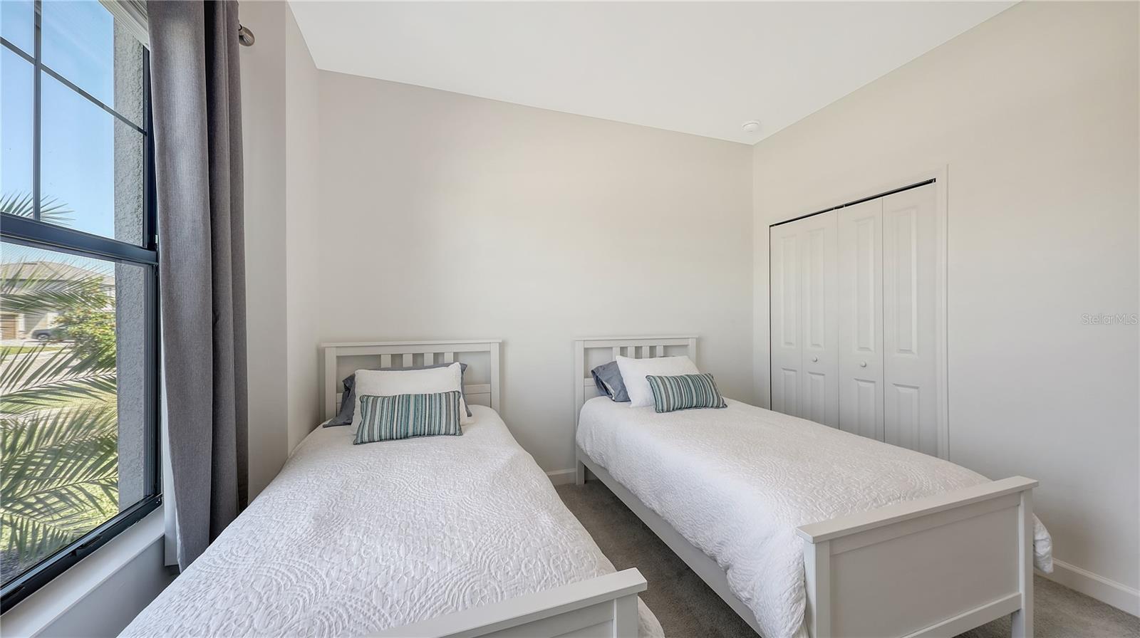 LORRAINE LAKES - Residential