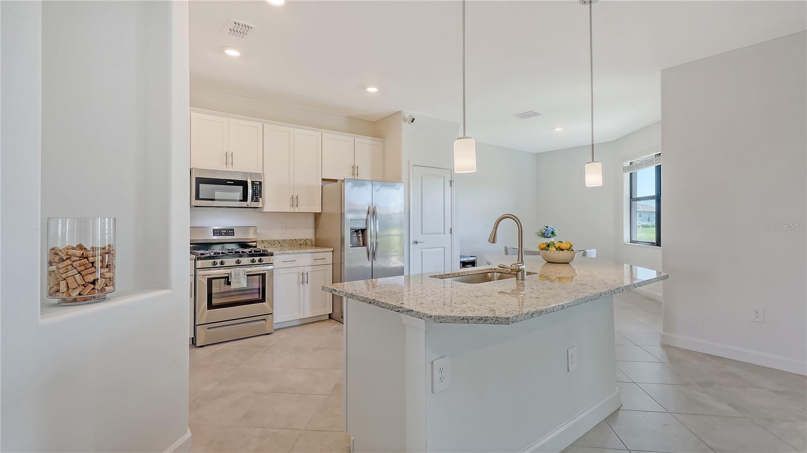 LORRAINE LAKES - Residential