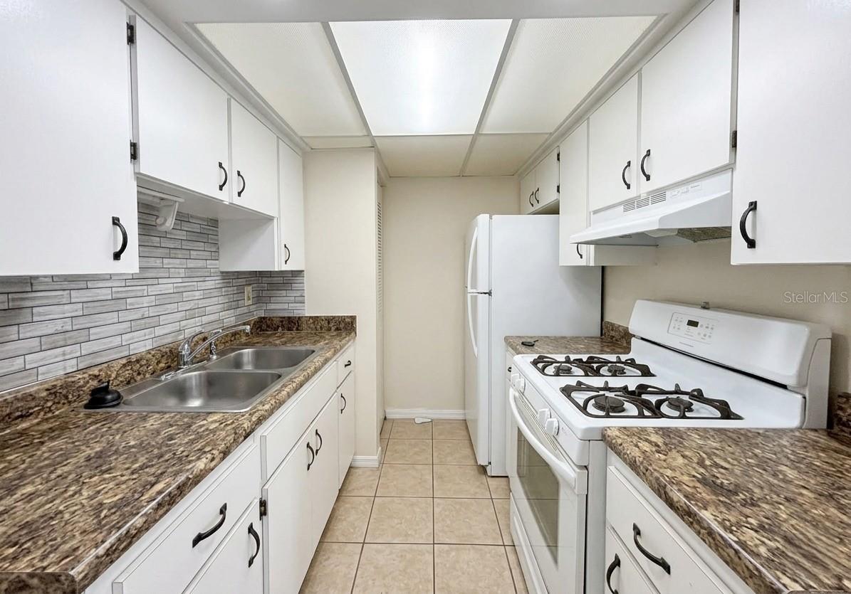 LAMPLIGHTER VILLAGE - Residential Lease