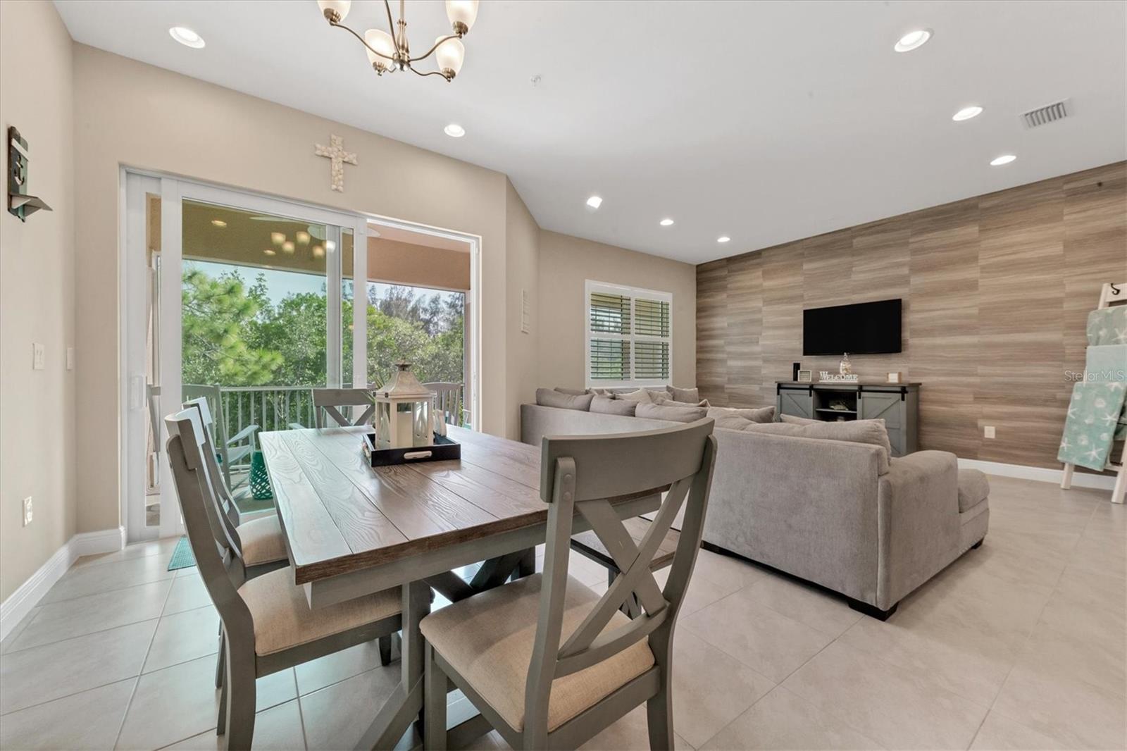 LANDINGS CORAL CRK - Residential Lease